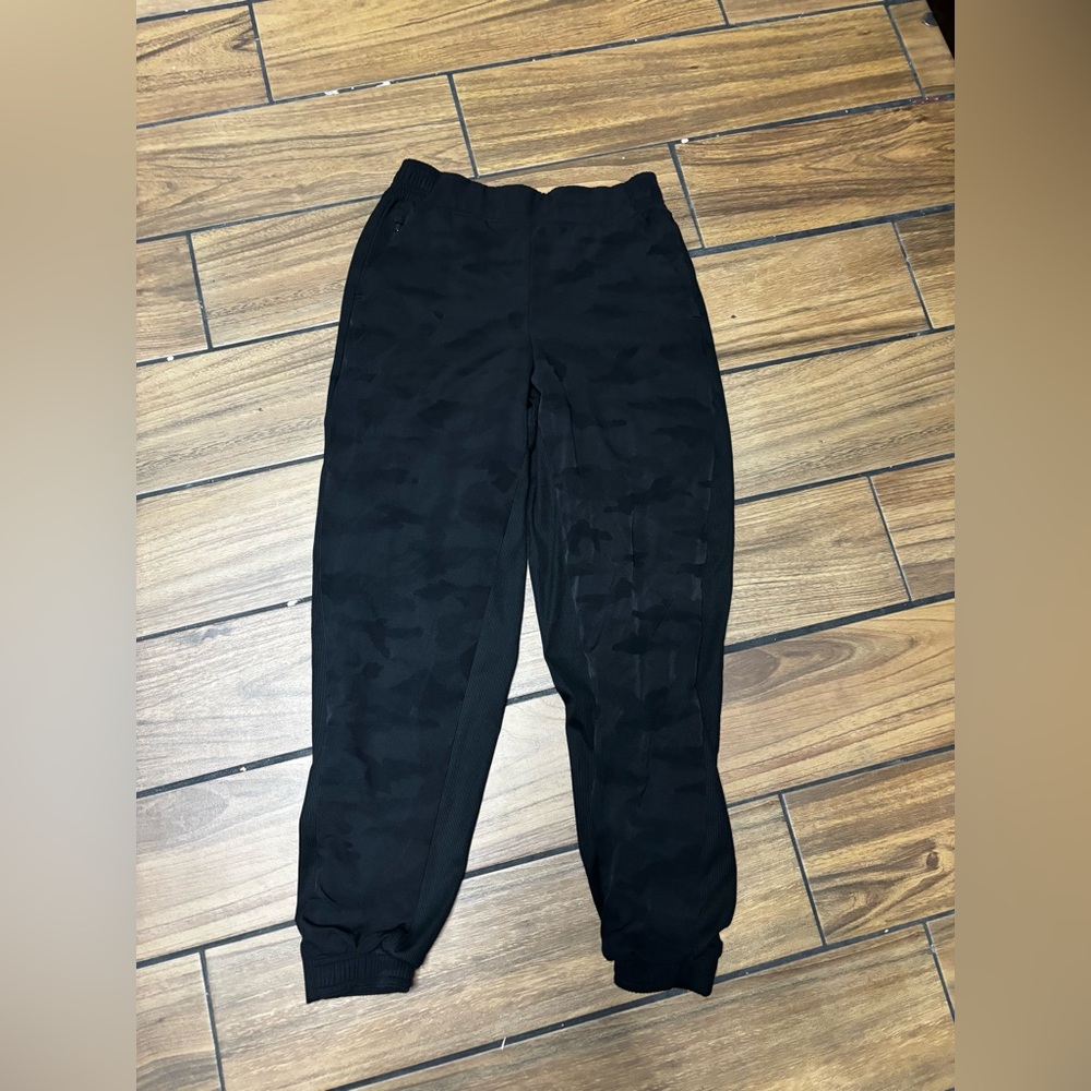 Athleta Brooklyn Lined Camo Jogger Pants Camo Lux Black Featherweight Womens 2